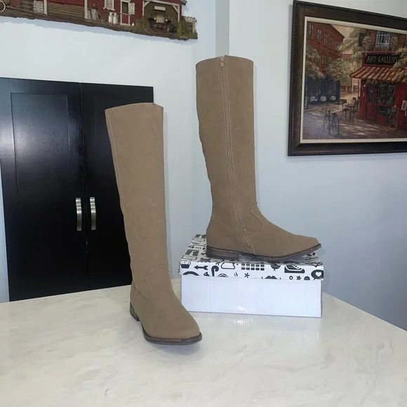 New!! ✨ “BAMBOO” Women's Knee High Tan Suede Boots w/ Faux Fur - Picture 3 of 6